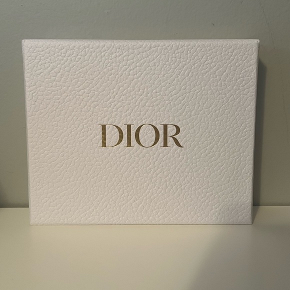 Dior Miss Dior 1 oz. Hair Mist and Quartz Comb Set - Picture 3 of 3